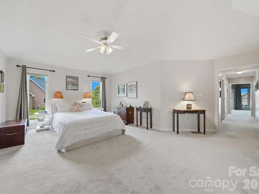 3650 Foxboro Lane, Hickory, NC 28601.  MLS# CAR4378362, YatesRealty ID 27915. 