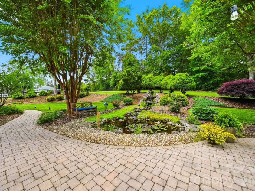 3650 Foxboro Lane, Hickory, NC 28601.  MLS# CAR4378362, YatesRealty ID 27915. 