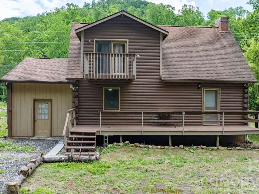 3206 Fork Mountain Road, Bakersville, NC 28705.  MLS# CAR4386731, YatesRealty ID 27916. 