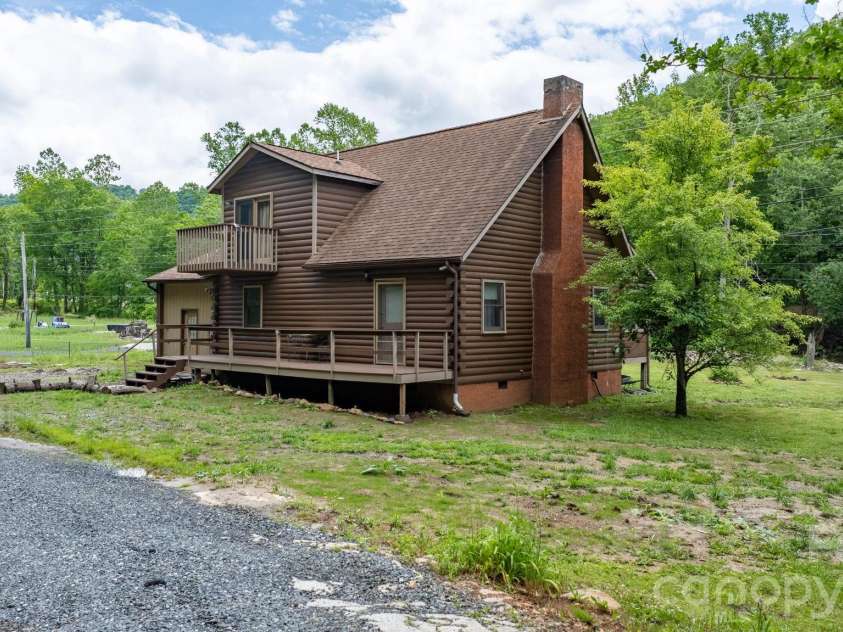 3206 Fork Mountain Road, Bakersville, NC 28705.  MLS# CAR4386731, YatesRealty ID 27916. 