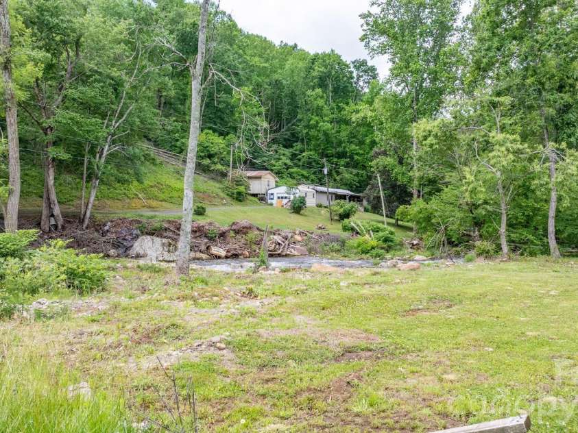 3206 Fork Mountain Road, Bakersville, NC 28705.  MLS# CAR4386731, YatesRealty ID 27916. 