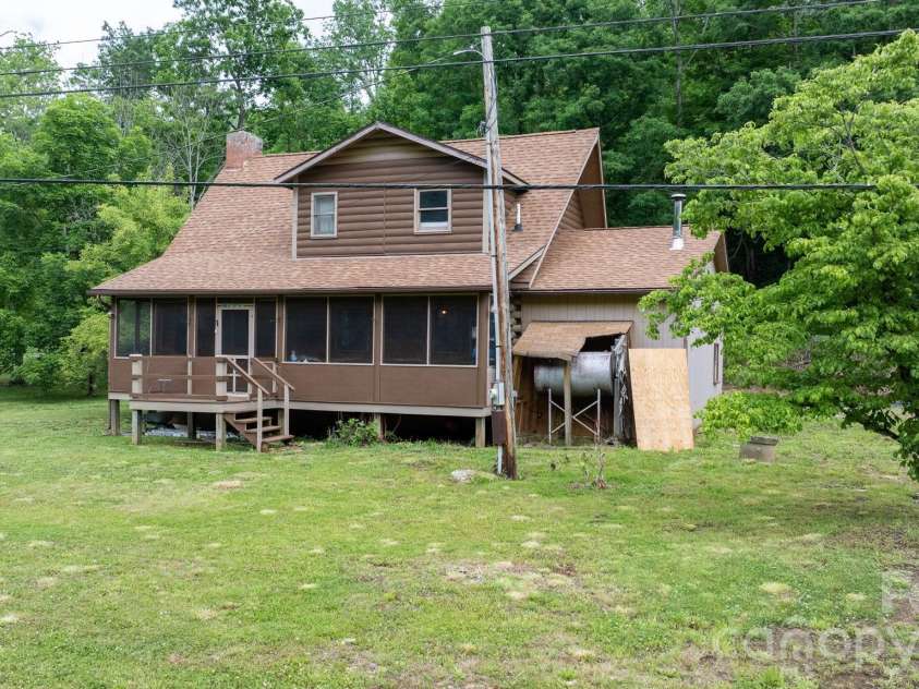 3206 Fork Mountain Road, Bakersville, NC 28705.  MLS# CAR4386731, YatesRealty ID 27916. 