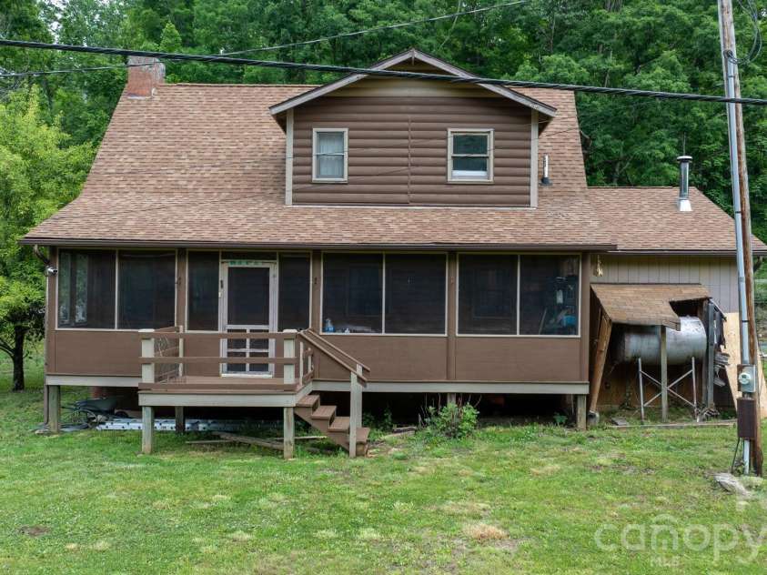 3206 Fork Mountain Road, Bakersville, NC 28705.  MLS# CAR4386731, YatesRealty ID 27916. 