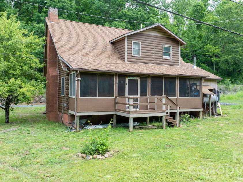 3206 Fork Mountain Road, Bakersville, NC 28705.  MLS# CAR4386731, YatesRealty ID 27916. 