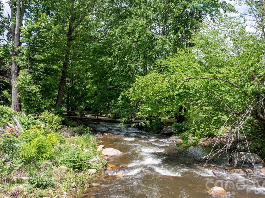 3206 Fork Mountain Road, Bakersville, NC 28705.  MLS# CAR4386731, YatesRealty ID 27916. 