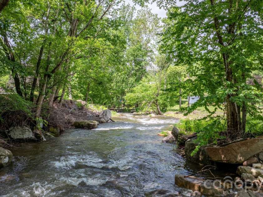 3206 Fork Mountain Road, Bakersville, NC 28705.  MLS# CAR4386731, YatesRealty ID 27916. 