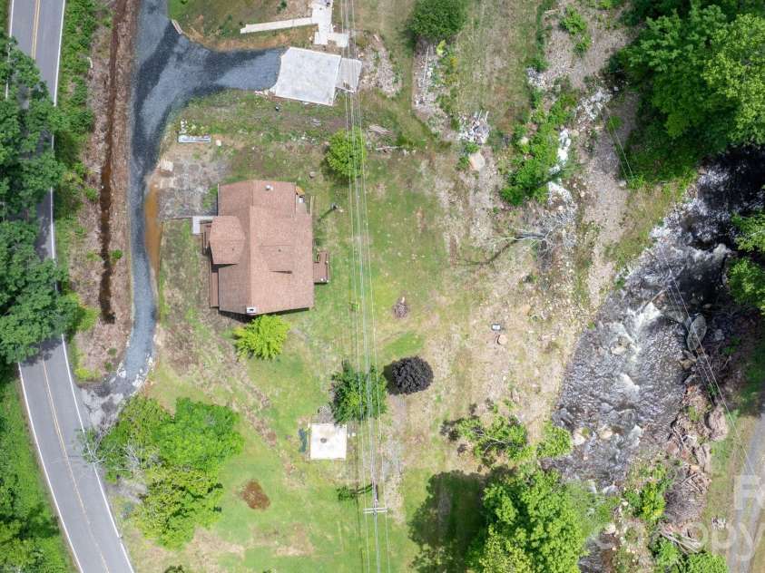 3206 Fork Mountain Road, Bakersville, NC 28705.  MLS# CAR4386731, YatesRealty ID 27916. 