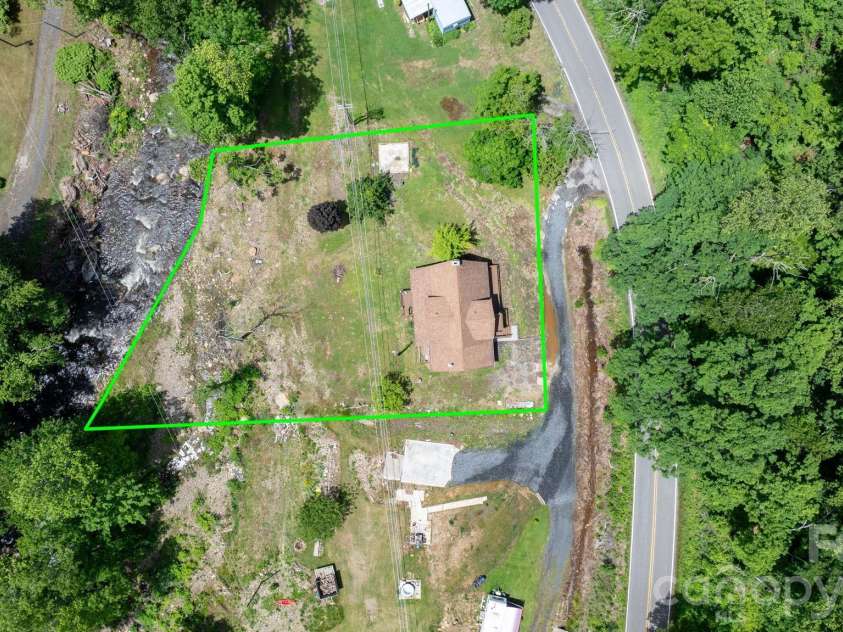 3206 Fork Mountain Road, Bakersville, NC 28705.  MLS# CAR4386731, YatesRealty ID 27916. 