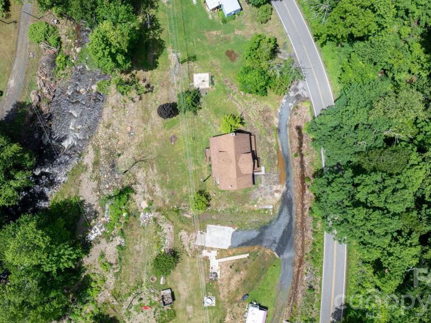 3206 Fork Mountain Road, Bakersville, NC 28705.  MLS# CAR4386731, YatesRealty ID 27916. 