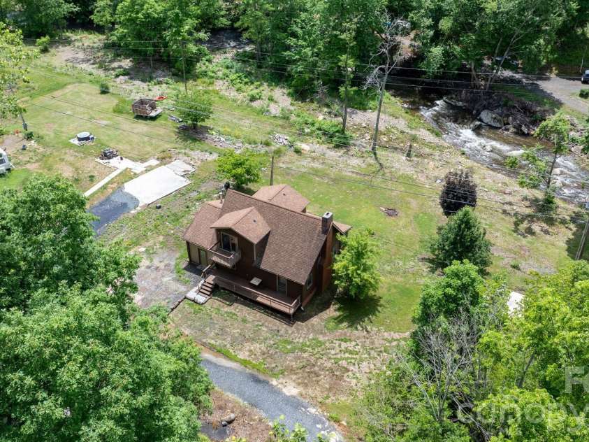 3206 Fork Mountain Road, Bakersville, NC 28705.  MLS# CAR4386731, YatesRealty ID 27916. 