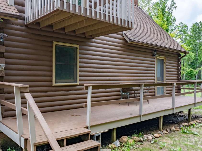 3206 Fork Mountain Road, Bakersville, NC 28705.  MLS# CAR4386731, YatesRealty ID 27916. Front deck