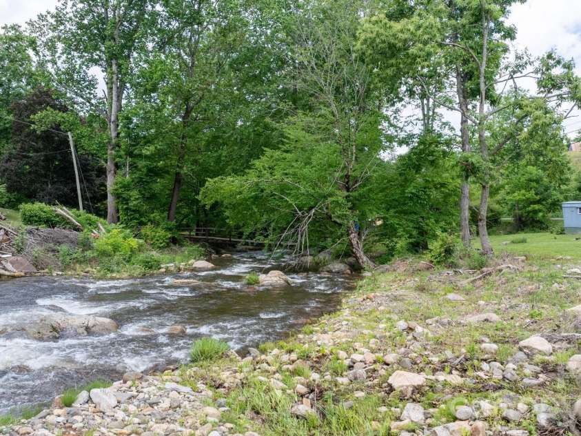 3206 Fork Mountain Road, Bakersville, NC 28705.  MLS# CAR4386731, YatesRealty ID 27916. River