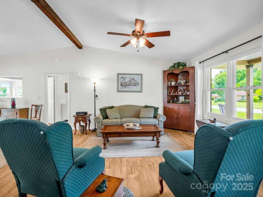 313 Resada Drive, Brevard, NC 28712.  MLS# CAR4278349, YatesRealty ID 27917. 