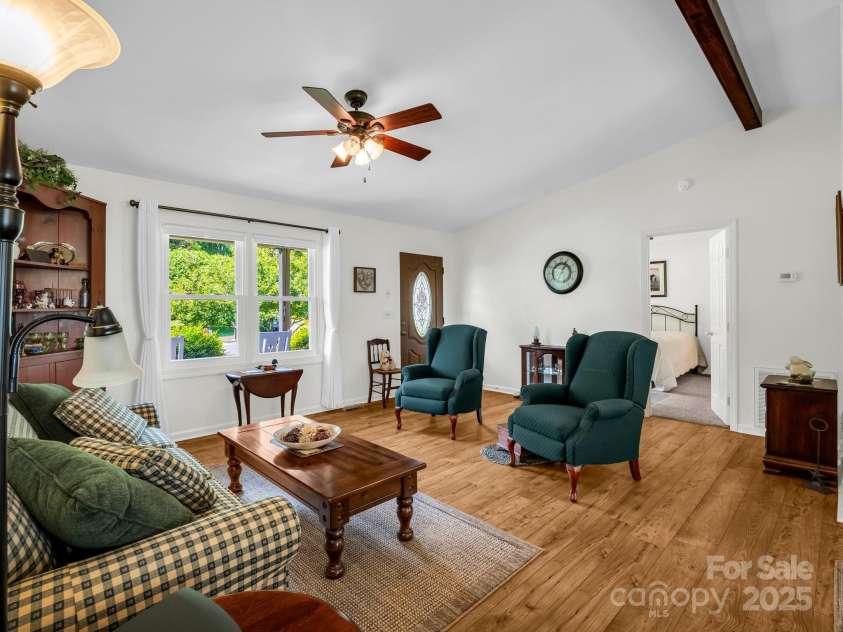 313 Resada Drive, Brevard, NC 28712.  MLS# CAR4278349, YatesRealty ID 27917. 