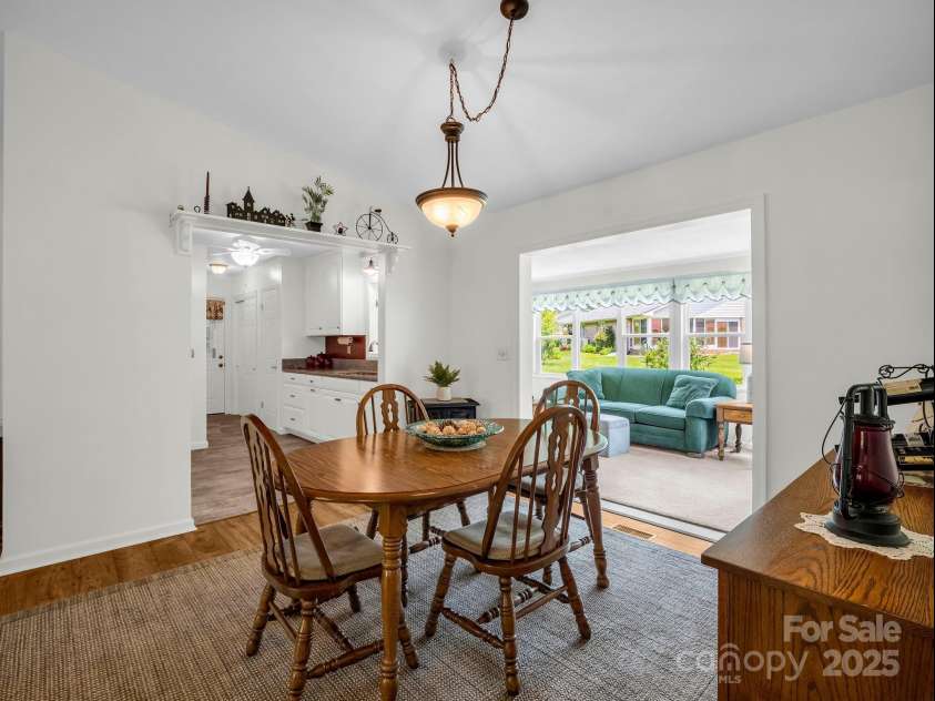 313 Resada Drive, Brevard, NC 28712.  MLS# CAR4278349, YatesRealty ID 27917. 