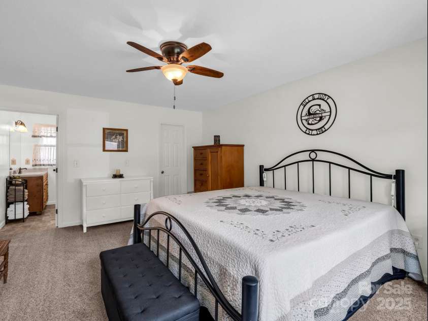 313 Resada Drive, Brevard, NC 28712.  MLS# CAR4278349, YatesRealty ID 27917. 