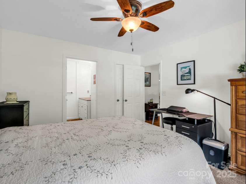 313 Resada Drive, Brevard, NC 28712.  MLS# CAR4278349, YatesRealty ID 27917. 