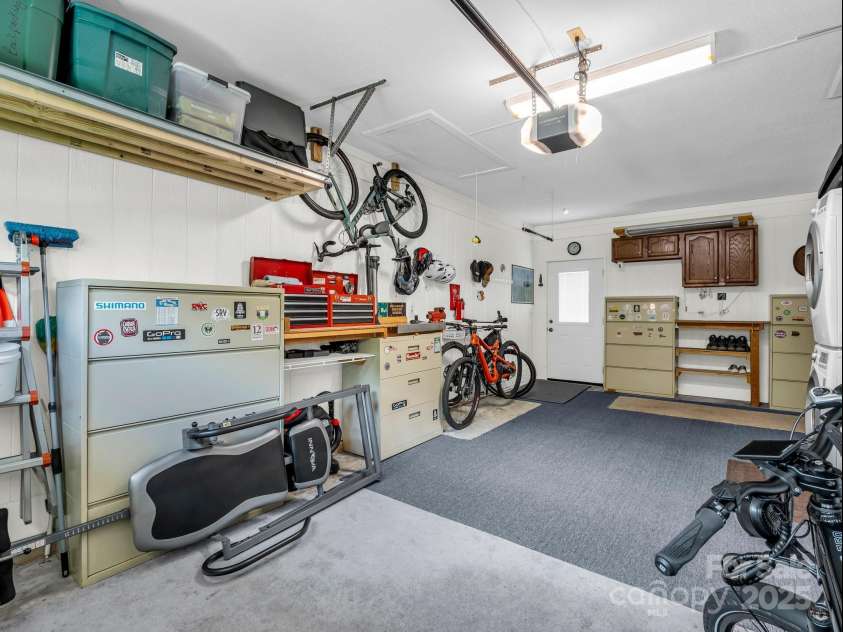 313 Resada Drive, Brevard, NC 28712.  MLS# CAR4278349, YatesRealty ID 27917. 