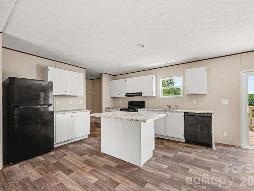 9526 Caycee Drive, Davidson, NC 28036.  MLS# CAR4376695, YatesRealty ID 27917. 