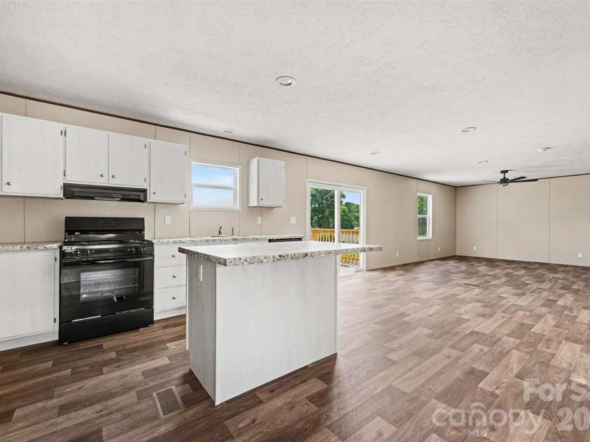 9526 Caycee Drive, Davidson, NC 28036.  MLS# CAR4376695, YatesRealty ID 27917. 