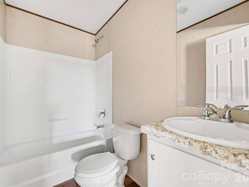 9526 Caycee Drive, Davidson, NC 28036.  MLS# CAR4376695, YatesRealty ID 27917. 
