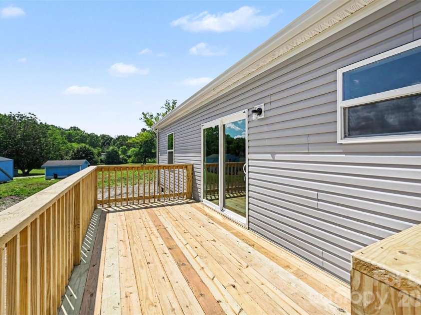 9526 Caycee Drive, Davidson, NC 28036.  MLS# CAR4376695, YatesRealty ID 27917. 