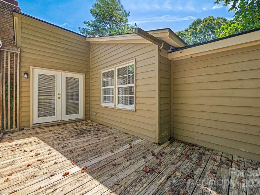 6709 Accrington Court, Charlotte, NC 28227.  MLS# CAR4282926, YatesRealty ID 27918. 