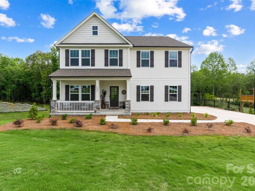 121 Tangle River Drive, Statesville, NC 28677.  MLS# CAR4386651, YatesRealty ID 27919. 