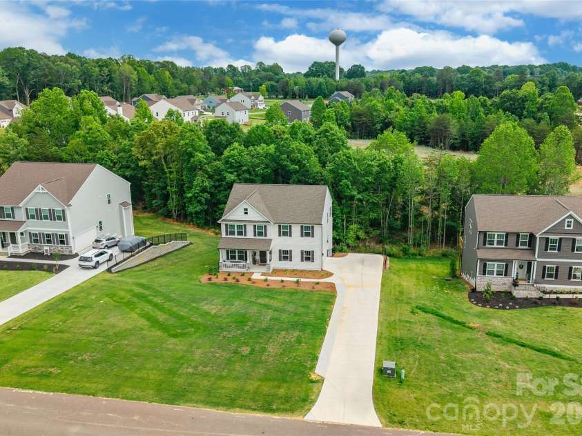 121 Tangle River Drive, Statesville, NC 28677.  MLS# CAR4386651, YatesRealty ID 27919. 