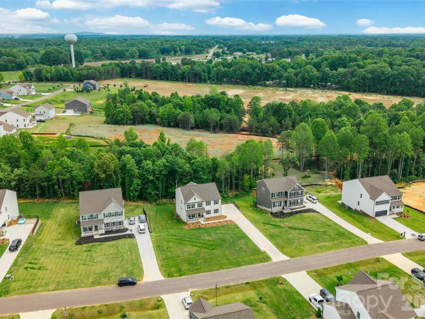 121 Tangle River Drive, Statesville, NC 28677.  MLS# CAR4386651, YatesRealty ID 27919. 