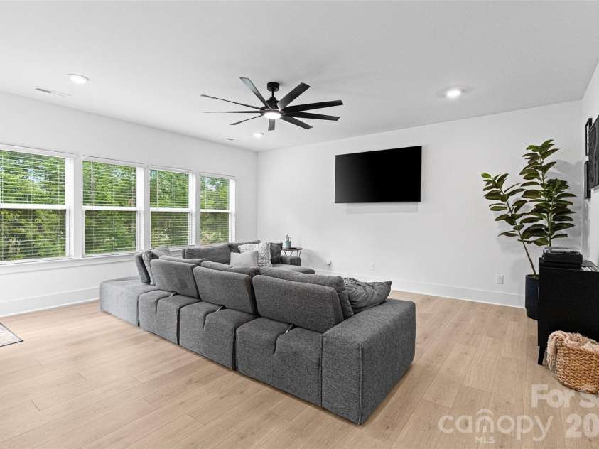 121 Tangle River Drive, Statesville, NC 28677.  MLS# CAR4386651, YatesRealty ID 27919. 