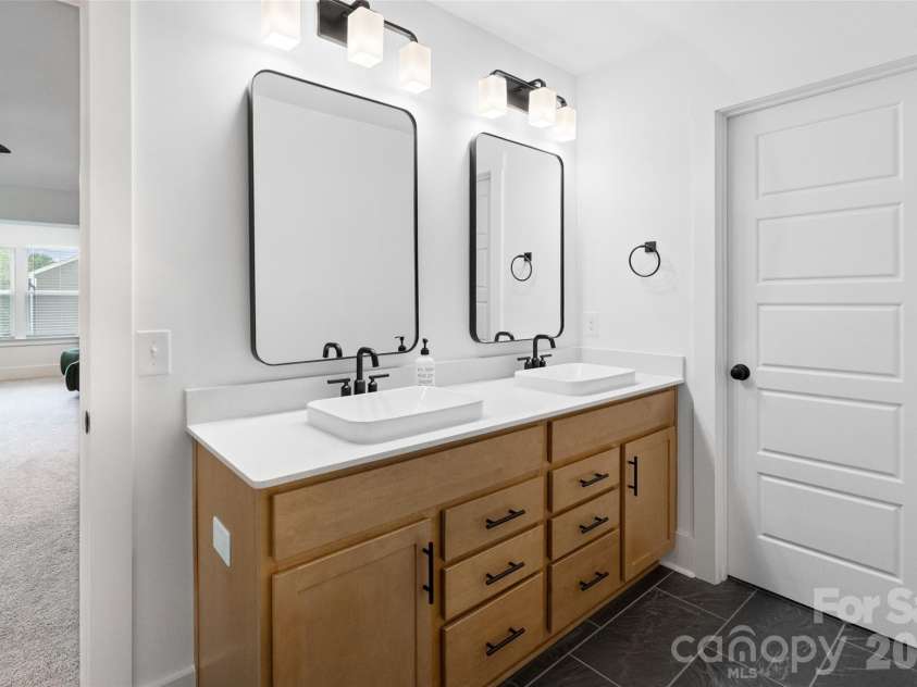 121 Tangle River Drive, Statesville, NC 28677.  MLS# CAR4386651, YatesRealty ID 27919. 