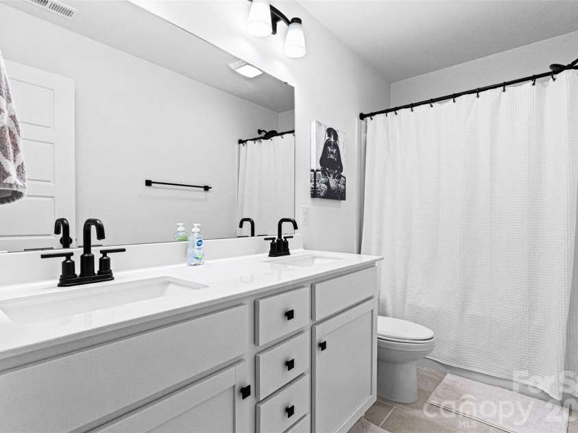 121 Tangle River Drive, Statesville, NC 28677.  MLS# CAR4386651, YatesRealty ID 27919. 