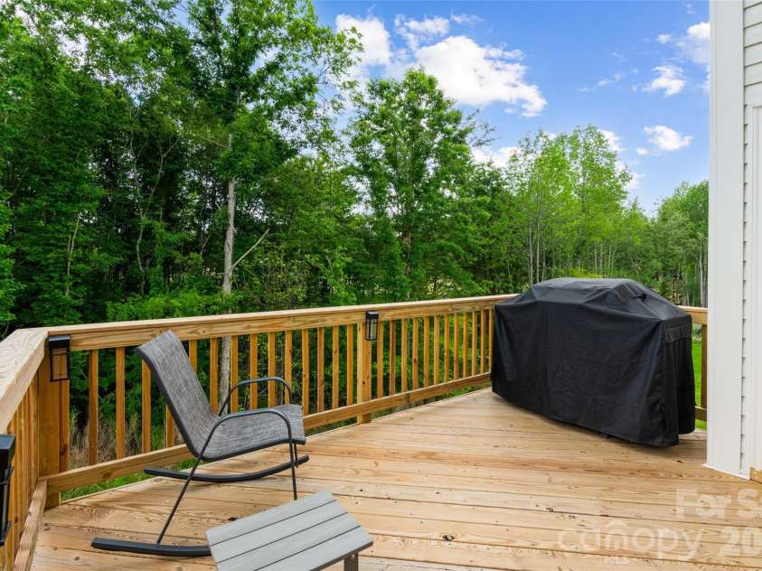 121 Tangle River Drive, Statesville, NC 28677.  MLS# CAR4386651, YatesRealty ID 27919. 