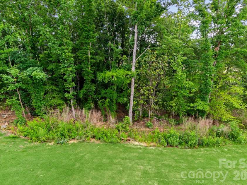 121 Tangle River Drive, Statesville, NC 28677.  MLS# CAR4386651, YatesRealty ID 27919. 