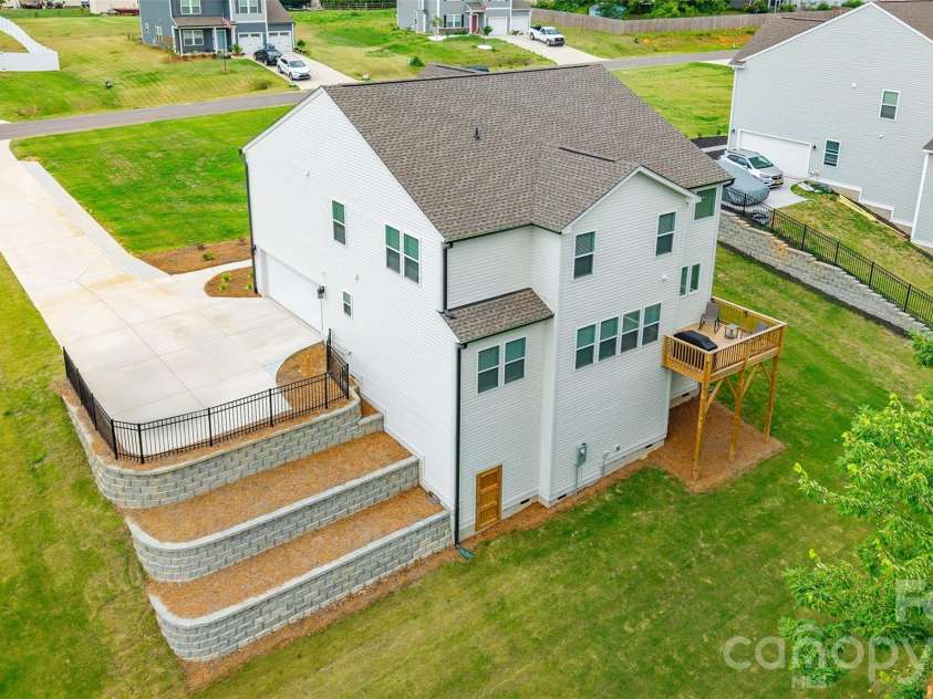 121 Tangle River Drive, Statesville, NC 28677.  MLS# CAR4386651, YatesRealty ID 27919. 