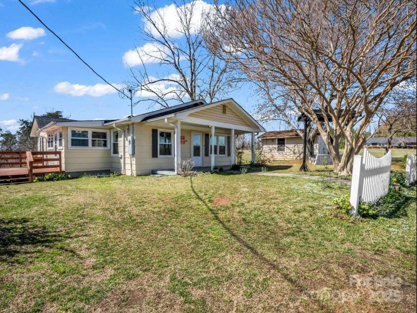 34 Manus Chapel Road, Mill Spring, NC 28756.  MLS# CAR4234252, YatesRealty ID 2792. 