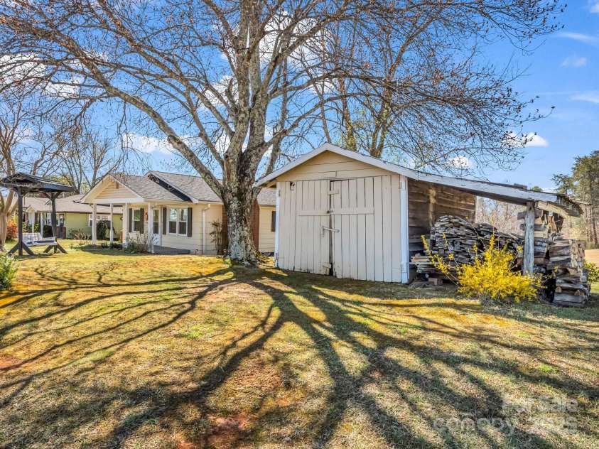 34 Manus Chapel Road, Mill Spring, NC 28756.  MLS# CAR4234252, YatesRealty ID 2792. 