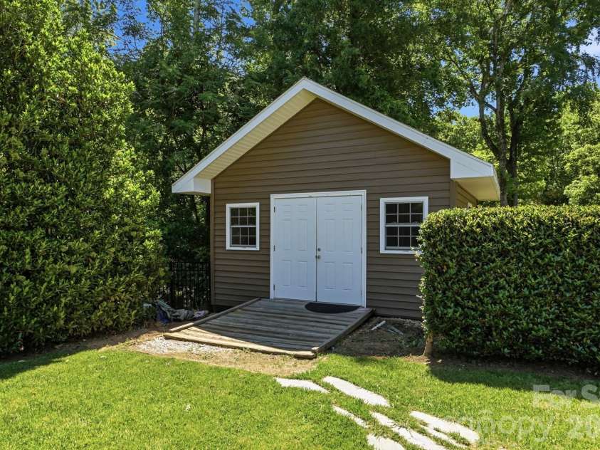 2066 Applebrook Drive, Wesley Chapel, NC 28110.  MLS# CAR4380980, YatesRealty ID 27920. 