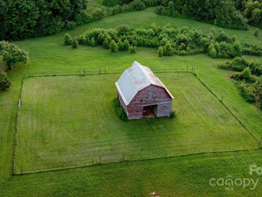 5486 Sherrills Ford Road, Catawba, NC 28609.  MLS# CAR4282950, YatesRealty ID 27921. 