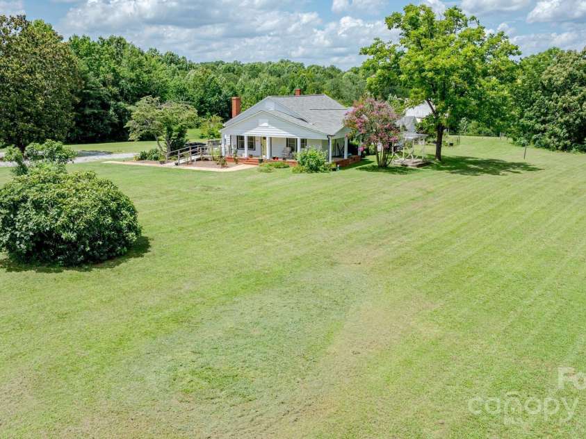 5486 Sherrills Ford Road, Catawba, NC 28609.  MLS# CAR4282950, YatesRealty ID 27921. 