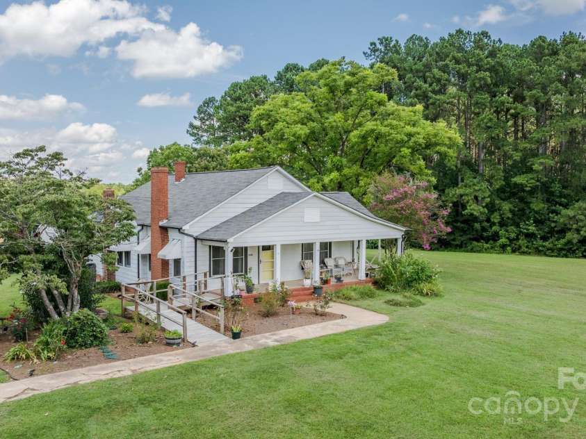 5486 Sherrills Ford Road, Catawba, NC 28609.  MLS# CAR4282950, YatesRealty ID 27921. 