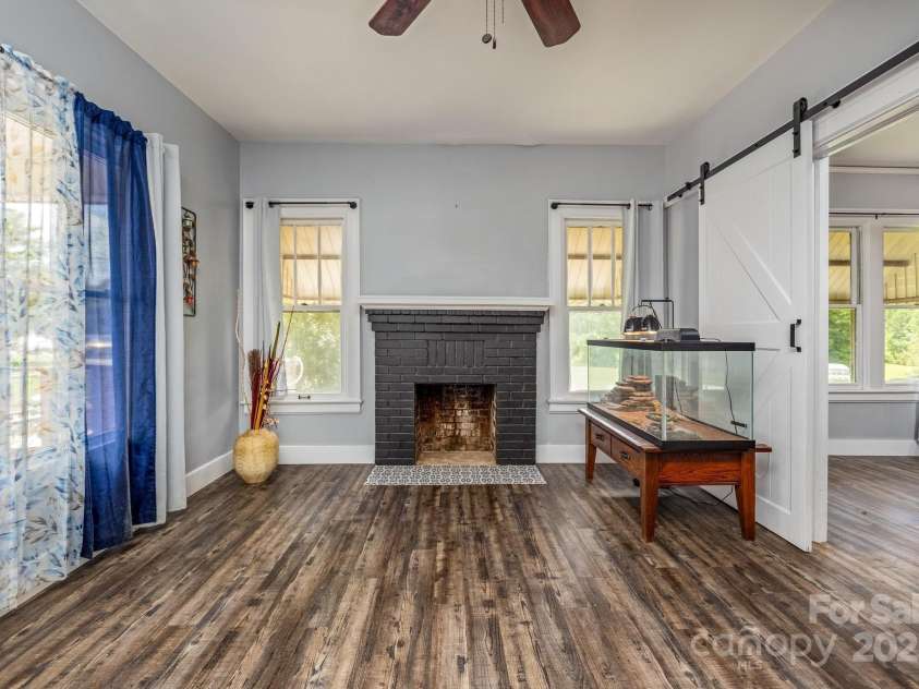 5486 Sherrills Ford Road, Catawba, NC 28609.  MLS# CAR4282950, YatesRealty ID 27921. 