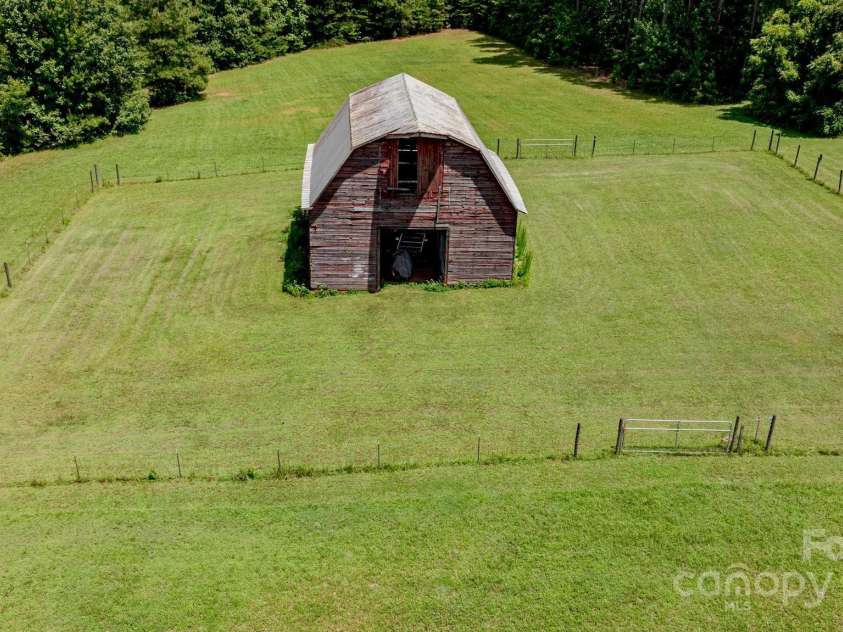 5486 Sherrills Ford Road, Catawba, NC 28609.  MLS# CAR4282950, YatesRealty ID 27921. 