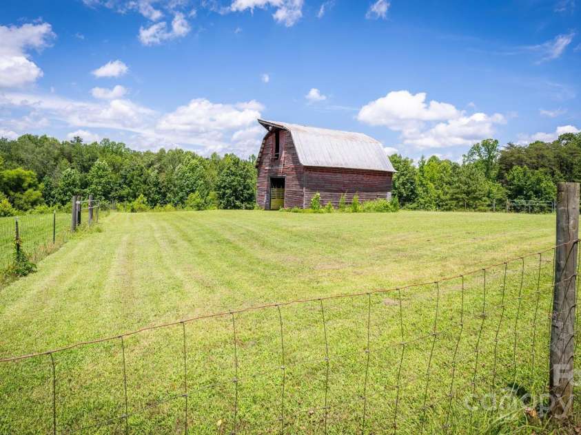 5486 Sherrills Ford Road, Catawba, NC 28609.  MLS# CAR4282950, YatesRealty ID 27921. 