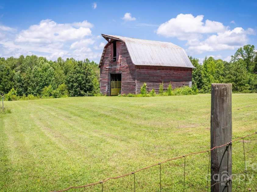 5486 Sherrills Ford Road, Catawba, NC 28609.  MLS# CAR4282950, YatesRealty ID 27921. 