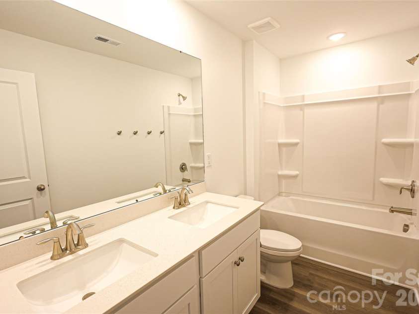 4982 Twin River Drive, Denver, NC 28037.  MLS# CAR4362355, YatesRealty ID 27923. 