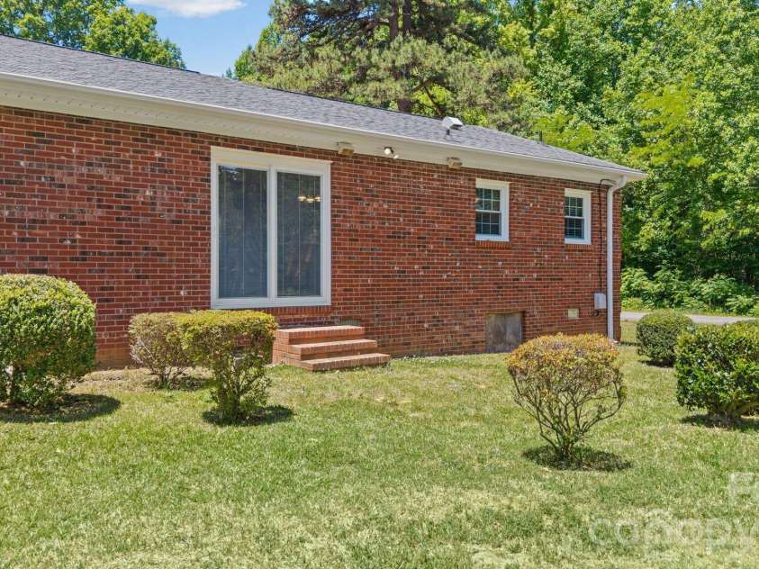 475 Pamela Street, Salisbury, NC 28146.  MLS# CAR4383115, YatesRealty ID 27925. 