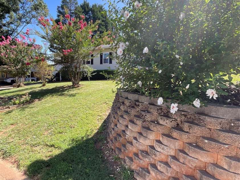 106 Tracy Street, Kings Mountain, NC 28086.  MLS# CAR4283414, YatesRealty ID 27926. 