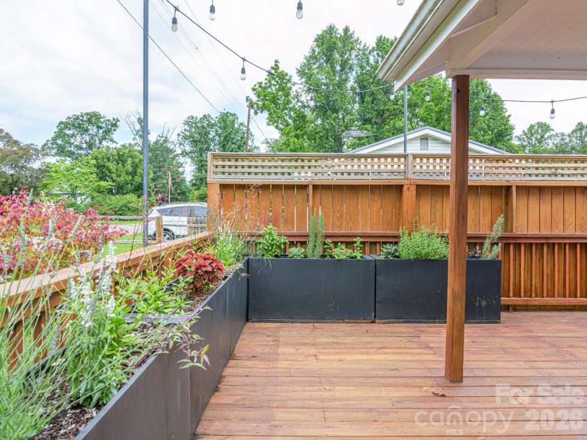 48 Hickory Tree Road, Asheville, NC 28805.  MLS# CAR4389136, YatesRealty ID 27927. 